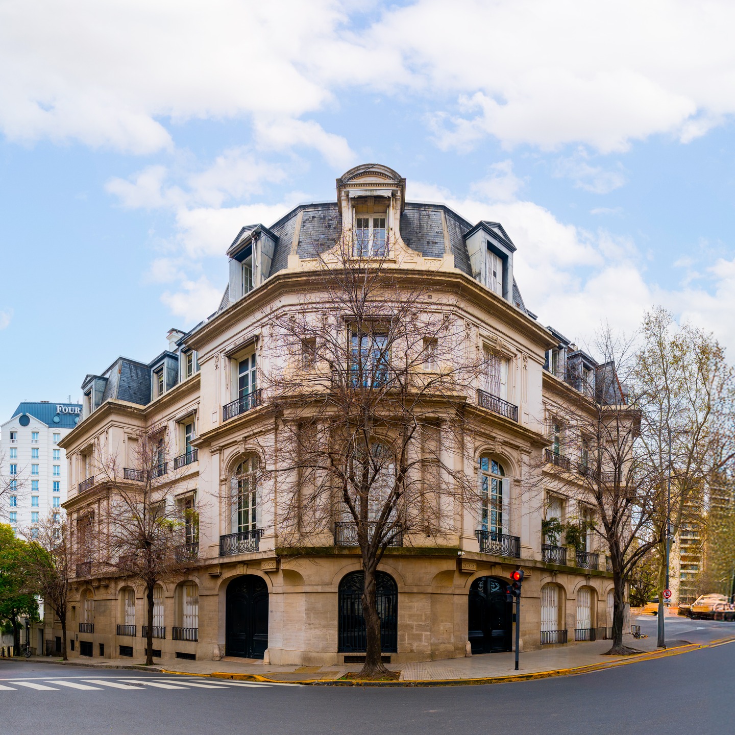 XXIV - Hôtel Atucha
